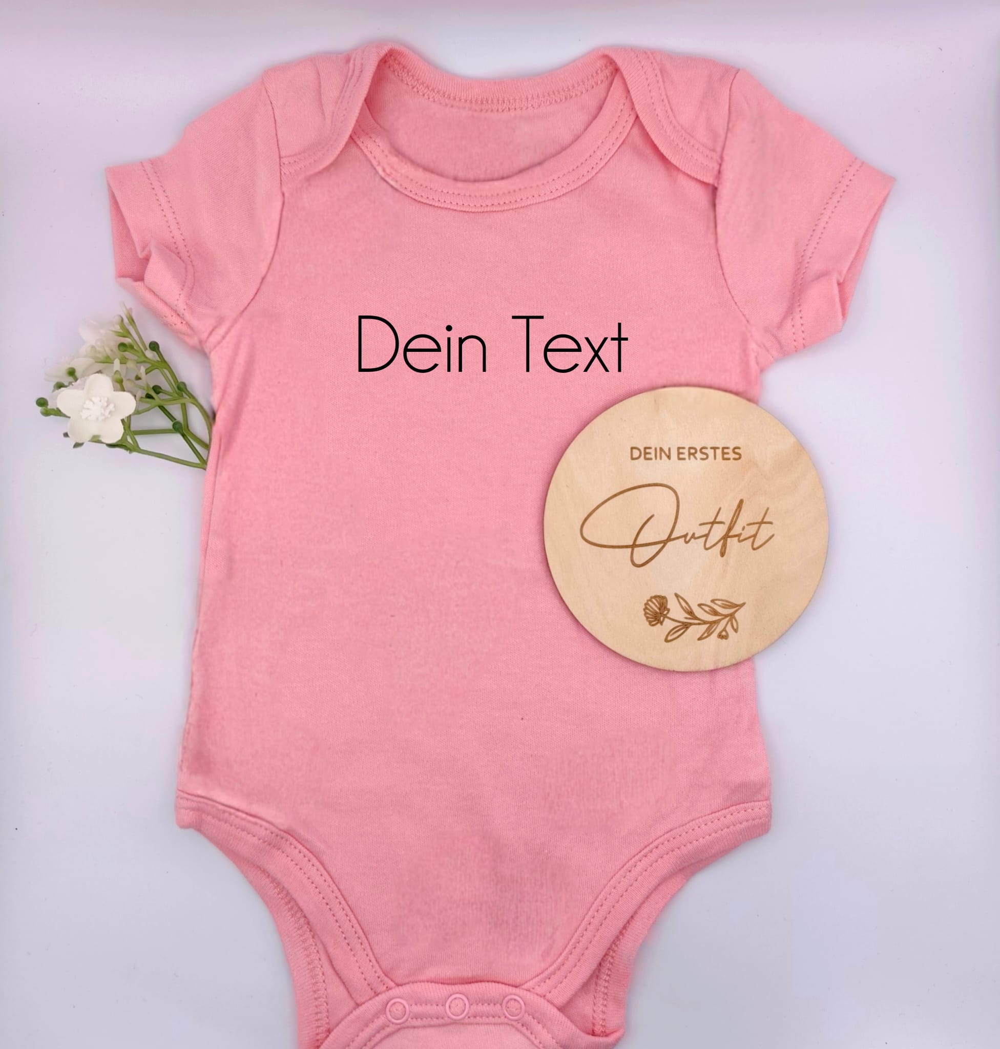 Baby Body mit Text aus 100 % Baumwolle – bestickt mit Namen oder Text