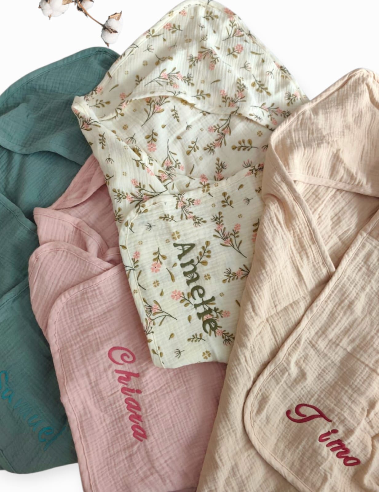 Musselin Kapuzenhandtuch mit Namen Baby – Name bestickt – Geschenk Geburt, Taufe