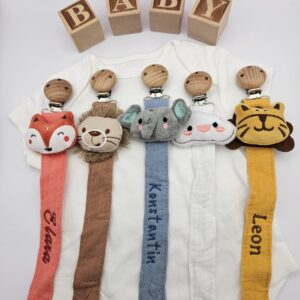 Alternative view of Individuelle Schnullerkette für Babys – Tiermotive & Namensbestickung