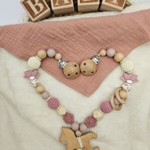 Personalisierte Kinderwagenkette für Mädchen – mit Namen | Holz & Silikon | BPA-frei