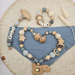 Modernes 3-teiliges Baby Set mit Namen. Kinderwagenkette, Schnullerkette & Greifling, BPA-frei & sicher