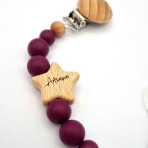 Alternative view of Personalisierte Schnullerkette mit Namen | Weinrot | Babygeschenk zur Geburt & Taufe | Handgefertigter Schnullerhalter BPA-frei | Mit Namensgravur